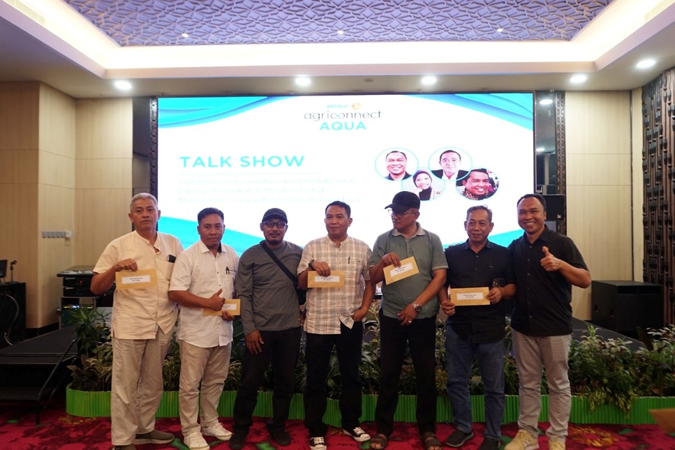 Member of Gold Coin Indonesia Aqua team during Agriconnect Aqua session